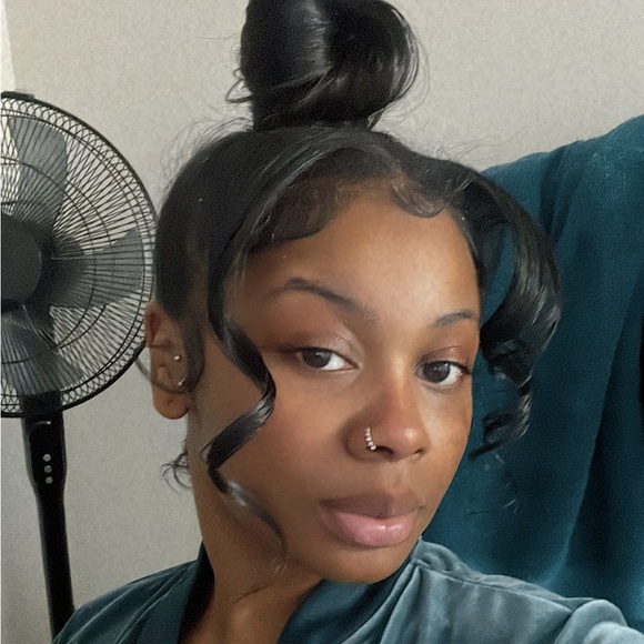 Meet your Posher, Skai - Picture 1 of 1